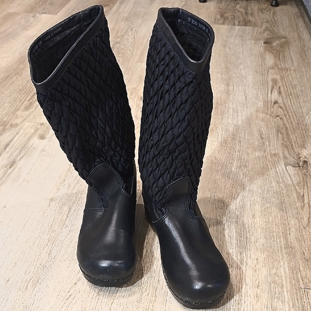 Sanita Black Winter Rain Boots with Textured Upper Sz 6.5